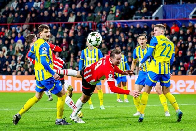 EINDHOVEN, 27-11-2024, Philips Stadium, UEFA Champions League season 2024 25, match between PSV and Sjachtar Donetsk, PSV player Luuk de Jong PSV - Sjachtar Donetsk  x26840010x Copyright: