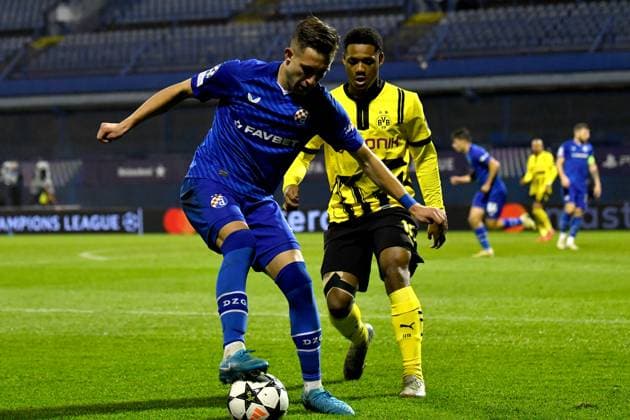 Zagreb, Croatia, November 27th 2024: Arber Hoxha of Dinamo Zagreb (L) in action against Ramy Julien Duranville of Borussia Dortmund(R) during the UEFA Champions League, League phase, match between Dinamo Zagreb and Borussia Dortmund at Stadium Maksimir, Zagreb, Croatia. (Natasa Kupljenik SPP) Copyright: xNatasaxKupljenikx xSPPx spp-en-NaKuSp-NNR_1203