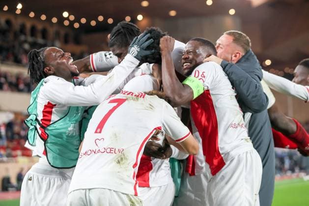 AS Monaco players celebrating Soungoutou Magassa ( 88 - AS Monaco) goal during Monaco vs Benfica, UEFA Champions League football match in Monaco, Principality of Monaco, November 27 2024  Copyright: xNicolaxMastronardi IPAxSportx xix xx IPA_51922595 IPA_Agency_IPA51922595