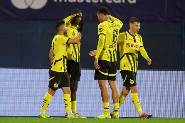 Serhou Guirassy Borussia Dortmund celebrates his goal with teammates, UEFA Champions League 2024 25 League Phase MD5, GNK Dinamo v Borussia Dortmund, Stadion Maksimir, November 27, 2024 in Zagreb, Croatia Photo by Marco Steinbrenner DeFodi Images Serhou Guirassy Borussia Dortmund celebrates his goal with teammates, UEFA Champions League 2024 25 League Phase MD5, GNK Dinamo v Borussia Dortmund, Stadion Maksimir, November 27, 2024 in Zagreb, Croatia Photo by Marco Steinbrenner DeFodi Images Defodi 700 zagreb bvb 20241127 088 Defodi-700