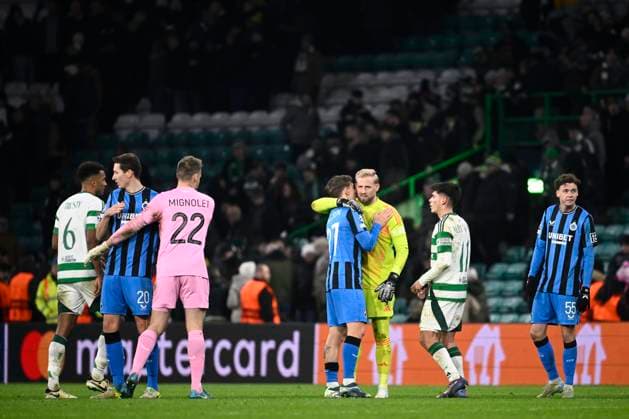 Celtic v Club Brugge - UEFA Champions League GLASGOW, SCOTLAND - NOVEMBER 27 : Nielsen Casper midfielder of Club Brugge and Schmeichel Kasper goalkeeper of Celtic FC during the UEFA Champions League phase matchday 5 between Celtic and Club Brugge on November 27, 2024 in Glasgow, Scotland, 27 11 2024 Glasgow Scotland  Copyright: xPeterxDexVoechtx
