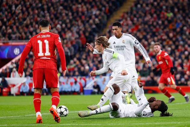 November 27, 2024, Liverpool, Liverpool, ENGLAND: Luka Modric of Real Madrid in action during the UEFA Champions League 2024 25 League Phase MD5 match between Liverpool FC and Real Madrid CF at Anfield on November 27, 2024, in Liverpool, England. Liverpool ENGLAND - ZUMAa181 20241127_zaa_a181_053 Copyright: xDennisxAgyemanx