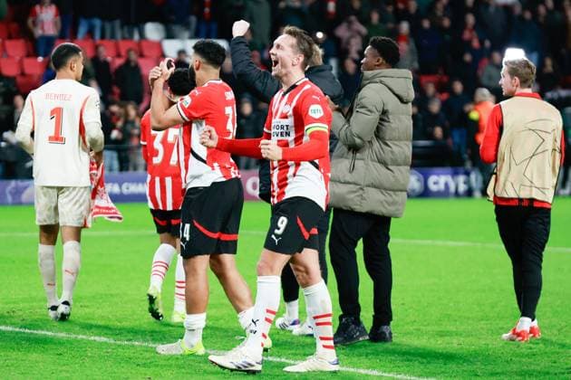 EINDHOVEN, 27-11-2024, Philips Stadium, UEFA Champions League season 2024 25, match between PSV and Sjachtar Donetsk, PSV player Luuk de Jong happy with the victory PSV - Sjachtar Donetsk  x26840349x Copyright: