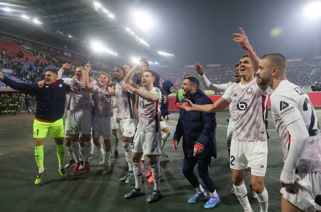 Lille s players celebrates at the end of the Uefa Champions League soccer match between Bologna f.c. and Losc Lille won 1-2 at the Dall Ara Stadium, Bologna, northern Italy, Wednesday, November 27, 2024. - Soccer - (Photo Michele Nucci - LaPresse)  Copyright: xMichelexNucci LaPressex