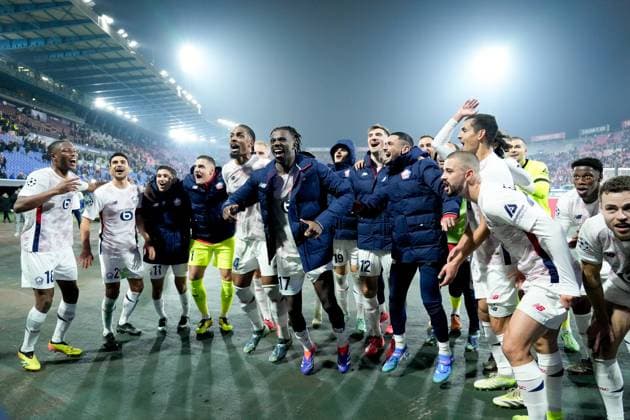Bologna FC v LOSC Lille - UEFA Champions League 2024 25 Ngal™ayel Mukau of LOSC Lille and his teammates celebrate the victory during the UEFA Champions League 2024 25 League Phase MD5 match between Bologna FC and LOSC Lille at Stadio Renato Dall™Ara on November 27, 2024 in Bologna, Italy. Bologna Stadio Renato Dall ARA Bologna Italy Copyright: xGiuseppexMaffiax UCL_BOLOGNA_LILLE_271124_DSC8898