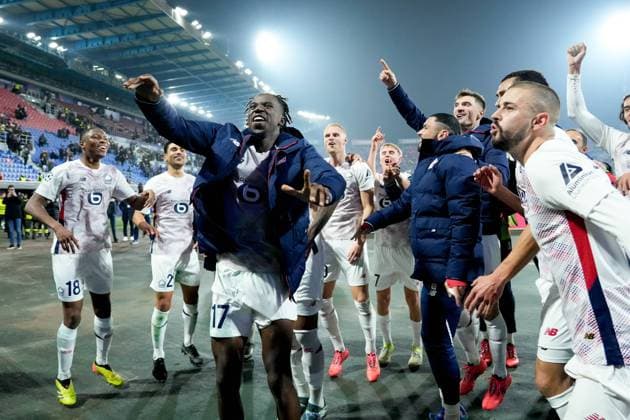 Sport Themen der Woche KW48 Sport Bilder des Tages Bologna FC v LOSC Lille - UEFA Champions League 2024 25 Ngal™ayel Mukau of LOSC Lille and his teammates celebrate the victory during the UEFA Champions League 2024 25 League Phase MD5 match between Bologna FC and LOSC Lille at Stadio Renato Dall™Ara on November 27, 2024 in Bologna, Italy. Bologna Stadio Renato Dall ARA Bologna Italy Copyright: xGiuseppexMaffiax UCL_BOLOGNA_LILLE_271124_DSC8922
