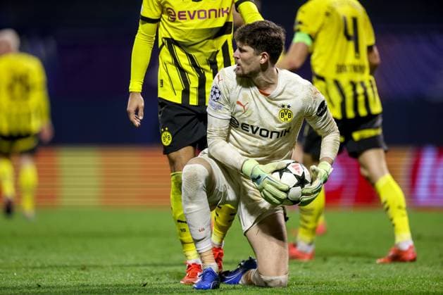 GNK Dinamo v Borussia Dortmund - UEFA Champions League 2024 25 League Phase MD5 Goalkeeper of Borussia Dortmund Gregor Kobel during the UEFA Champions League 2024 25 League Phase MD5 match between GNK Dinamo Zagreb and Borussia Dortmund at Maksimir stadium on November 27, 2024 in Zagreb, Croatia.  LukaxStanzl PIXSELL