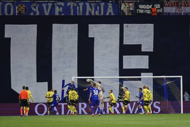 Zagreb, 27.11.2024. - Maksimir Stadium, UEFA CHAMPIONS LEAGUE - 2024 25, League phase, Matchday 5; GNK Dinamo - Borussia Dortmund. Players in front of the Borussia goal. GNK Dinamo - Borussia Dortmund 