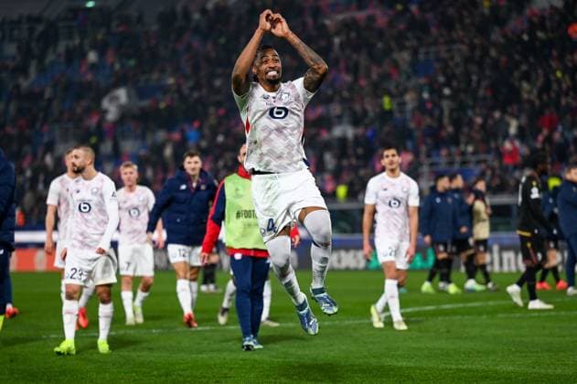 CALCIO - UEFA Champions League - Bologna FC vs LOSC Lille Lillaâ??s Alexsandro celebrates a victory at the end of match during Bologna FC vs LOSC Lille, UEFA Champions League football match in Bologna, Italy, November 27 2024 Bologna Italy  Copyright: xIPAxSport ABACAx
