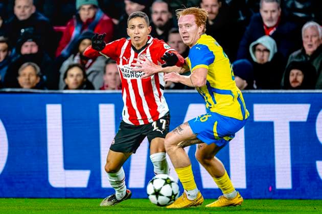 PSV Eindhoven defender Mauro Junior, Shakhtar defender Yukhym Konoplia during the match PSV Shakhtar at the Philips stadium for the UEFA Champions League phase Matchday 5 season 2024 2025 in EINDHOVEN, Netherlands on 27 november 2024, photo by Marcel van Dorst EYE4images DeFodi Images Defodi 746 202099 Defodi-746