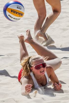 (241128) -- LAGUNA PROVINCE, Nov. 28, 2024 -- Anna Juhl Staal Hauge of Denmark tries to save the ball during the women s preliminary match between Chenoa Christ Hanna-Marie Schieder of Germany and Anna Juhl Staal Hauge Sofia Norager Bisgaard of Denmark at the 2024 Volleyball World Beach Pro Tour Challenge in Laguna Province, the Philippines, Nov. 28, 2024. ) (SP)PHILIPPINES-LAGUNA PROVINCE Beach volleyball, Beachvolleyball WORLD PRO TOUR CHALLENGE ROUELLExUMALI 