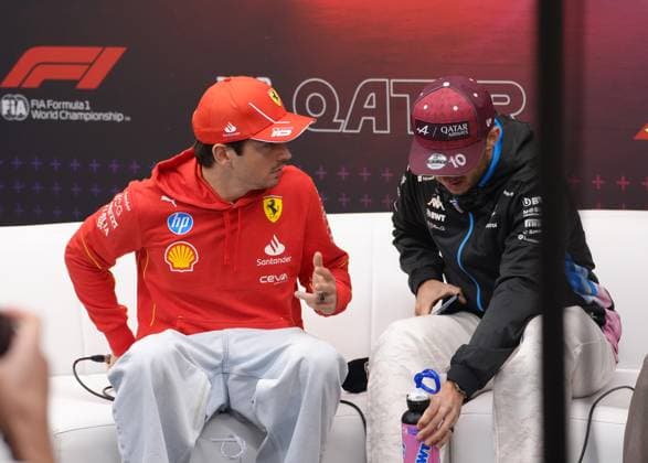 28 11 2024, Losail International Circuit, Doha, Formula 1 Qatar Airways Qatar Grand Prix 2024 ,in the picture Charles Leclerc MCO , Scuderia Ferrari HP, Pierre Gasly FRA , Alpine F1 Team Photo by Hasan Bratic DeFodi Images Defodi 506 20241128 hbr 0622