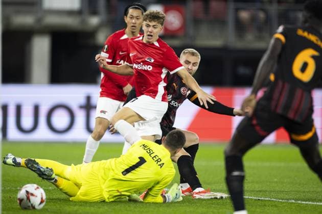 ALKMAAR - Sven Mijnans of AZ Alkmaar scores the 1-0 during the UEFA Europa League match between AZ Alkmaar and Galatasaray at AFAS stadium on Nov. 28, 2024 in Alkmaar, Netherlands. ANP KOEN VAN WEEL UEFA Europa League 2024 25 League Phase MD5 2024 25 xVIxANPxSportx xxANPxIVx 514456082 originalFilename: 514456082.jpg