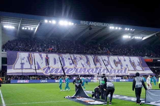 RSC Anderlecht v FC Porto - UEFA Europa League ANDERLECHT, BELGIUM - NOVEMBER 28 : supporters of Anderlecht during the UEFA Europa League 2024 25 League Phase MD5 match between RSC Anderlecht and FC Porto on November 28, 2024 in Anderlecht, Belgium, 28 11 2024 Anderlecht Belgium  Copyright: xJanxDexMeuleneirx