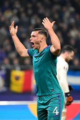 RSC Anderlecht v FC Porto - UEFA Europa League ANDERLECHT, BELGIUM - NOVEMBER 28 : Simic Jan-Carlo defender of RSC Anderlecht during the UEFA Europa League 2024 25 League Phase MD5 match between RSC Anderlecht and FC Porto on November 28, 2024 in Anderlecht, Belgium, 28 11 2024 Anderlecht Belgium  Copyright: xVincentxKalutx