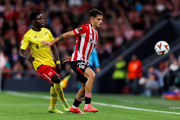 241128 Michael Baidoo of Elfsborg and Benat Prados of Athletic Bilbao during the Europa League match between Athletic Bilbao and Elfsborg on November 28, 2024 in Bilbao Photo Bildbyran EXT BILDBYRAN kod XY XZ0198 fotboll football soccer fotball uefa europa league europa league athletic bilbao elfsborg bbeng  Copyright: BILDBYRANxEXT BB241128BB917