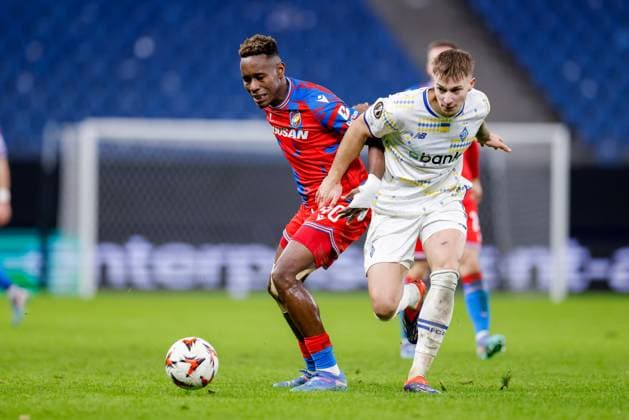 Hamburg, November 28, 2024 Football, UEFA Europa League 2024 25, Dynamo Kiev FC Viktoria Pilsen Sampson Dweh FC Viktoria Pilsen, 40 , Yannik Engelhardt Fortuna Du sseldorf, 6