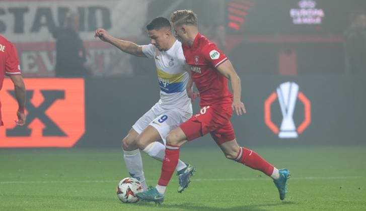 Union s Franjo Ivanovic fights for the ball during a soccer game between Dutch FC Twente and Belgian Royale Union Saint-Gilloise, on Thursday 28 November 2024 in Enschede, the Netherlands, on day 5 of the League phase of the UEFA Europa League tournament. VIRGINIExLEFOUR  x106709581x