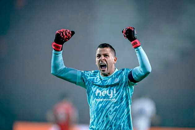 Union SG goalkeeper Anthony Moris celebrating the goal 0 1, during the match Twente Union Sint Gillis at the Grolsch Veste for the UEFA Europa League League phase Matchday 5 season 2024 2025 in ENSCHEDE, Netherlands on 28 november 2024, photo by Stefan Koops EYE4images DeFodi Images Defodi 746 202145 Defodi-746