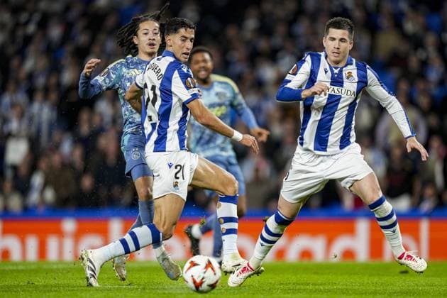 SAN SEBASTIAN, 28-11-2024 , Reale Arena , football, UEFA Europa League, season 2024 2025, Match between Real Sociedad and Ajax , Ajax player Kian Fitz-Jim and Real Sociedad player Nayef Aguerd Real Sociedad - Ajax  x26845810x Copyright: