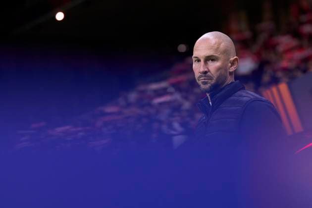 SC Braga v TSG 1899 Hoffenheim - UEFA Europa League 2024 25 League Phase MD5 Christian Ilzer, Head Coach of TSG 1899 Hoffenheim, looks on prior to the UEFA Europa League match between SC Braga and TSG 1899 Hoffenheim at Estadio Municipal de Braga in Braga, Portugal, on November 28, 2024. Braga, Portugal Portugal  Copyright: xJosexManuelxAlvarezxReyx originalFilename:alvarezrey-notitle241128_npHKY.jpg