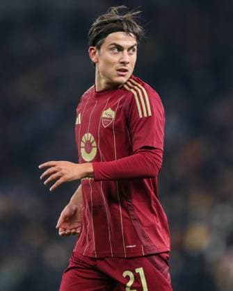 UEFA Europa League - League Stage Tottenham Hotspur v A.S. Roma Paulo Dybala of Roma during the UEFA Europa League - League Stage match Tottenham Hotspur vs A.S. Roma at Tottenham Hotspur Stadium, London, United Kingdom, 28th November 2024 (Photo by Gareth Evans News Images) London Tottenham Hotspur Stadium United Kingdom Copyright: xGarethxEvans NewsxImagesx
