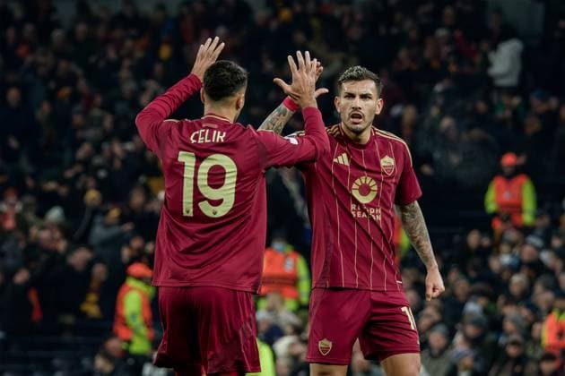 London, England, November 28 2024: Zeki Celik (19 Roma) and Leandro Paredes (16 Roma) celebrate Stephan El Shaarawy (92 Roma) goal that is later ruled out as offside during the UEFA Europa League game between Tottenham Hotspur and Roma at Tottenham Hotspur Stadium in London, England. (Pedro Porru SPP) Copyright: xPedroxPorrux xSPPx spp-en-PePoSp-4F8A0148_DxO