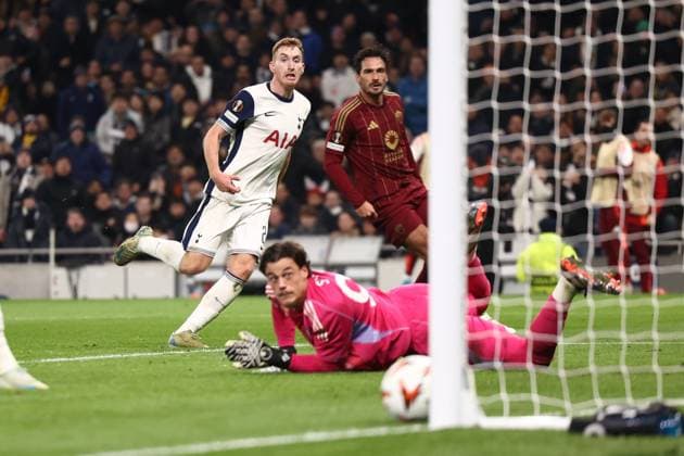 Tottenham Hotspur v Roma Europa League 28 11 2024. Dejan Kulusevski of Tottenham Hotspur hits the post during the Europa League match between Tottenham Hotspur and Roma at Tottenham Hotspur Stadium, London, United Kingdom on 28 November 2024. London Tottenham Hotspur Stadium London United Kingdom Editorial use only , Copyright: xPaulxPhelanx PSI-20886-0014