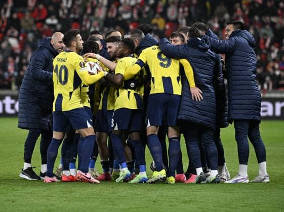 Players of Fenerbahce Istanbul celebrate a goal during the UEFA Europa League, 5th round match: SK Slavia Praha - Fenerbahce Istanbul, in Prague, Czech Republic, on November 28, 2024. (CTKxPhoto MichalxKrumphanzl) CTKPhotoP2024112808451  CTKPhotoP2024112808451