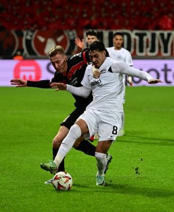 28 11 2024, xmnx, Football UEFA Europa League, FC Midtyilland Eintracht Frankfurt emspor, v l Adam Buksa FC Midtjylland , Fares Chaibi Eintracht Frankfurt UEFA REGULATIONS PROHIBIT ANY USE OF PHOTOGRAPHS as IMAGE SEQUENCES and or QUASI VIDEO Herning