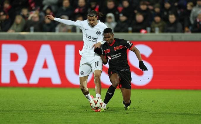 28 11 2024, Football UEFA Europa League, FC Midtjylland Eintracht Frankfurt, emonline, emspor, v l , Hugo Ekitike Eintracht Frankfurt , Ousmane Diao FC Midtjylland DFL DFB REGULATIONS PROHIBIT ANY USE OF PHOTOGRAPHS AS IMAGE SEQUENCES AND OR QUASI VIDEO xdcx Copyright: HMBxMedia Claus