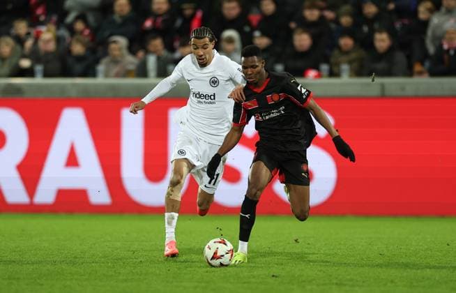 28 11 2024, Football UEFA Europa League, FC Midtjylland Eintracht Frankfurt, emonline, emspor, v l , Hugo Ekitike Eintracht Frankfurt , Ousmane Diao FC Midtjylland DFL DFB REGULATIONS PROHIBIT ANY USE OF PHOTOGRAPHS AS IMAGE SEQUENCES AND OR QUASI VIDEO xdcx Copyright: HMBxMedia Claus