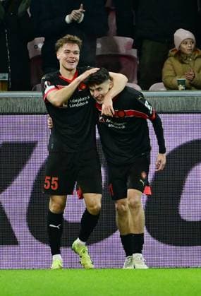 28 11 2024, xmnx, Football UEFA Europa League, FC Midtyilland Eintracht Frankfurt emspor, v l Victor Bak FC Midtjylland , Mikel Gogorza FC Midtjylland celebrate the goal, Der Torjubel zum 1 1 UEFA REGULATIONS PROHIBIT ANY USE OF PHOTOGRAPHS as IMAGE SEQUENCES and or QUASI VIDEO Herning