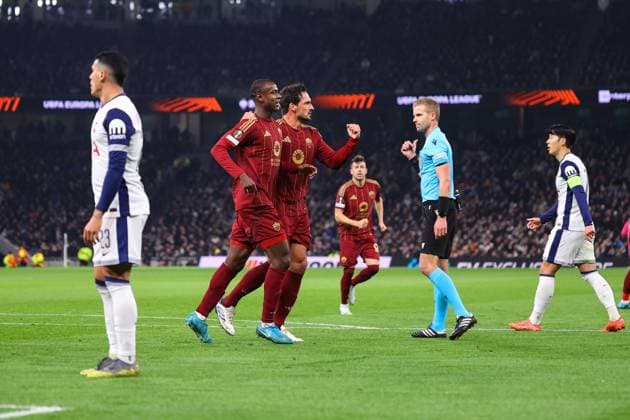 Tottenham Hotspur v Roma 28 November 2024, London - UEFA Europa League - Tottenham Hotspur v Roma - Evan Ndicka of Roma celebrates scoring their 1st goal - Photo: Jacques Feeney Offside. London UK  Copyright: xJacquesxFeeneyx xOffsidexOffside