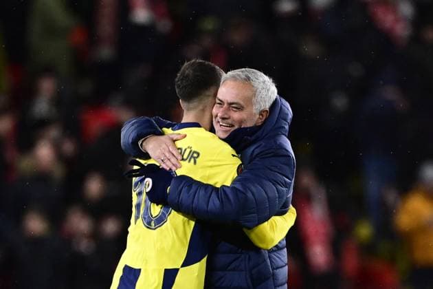 L-R Mert Muldur and head coach Jose Mourinho hug after the UEFA Europa League, 5th round match: SK Slavia Praha - Fenerbahce Istanbul, in Prague, Czech Republic, on November 28, 2024. (CTKxPhoto OndrejxDeml) CTKPhotoP2024112809079  CTKPhotoP2024112809079