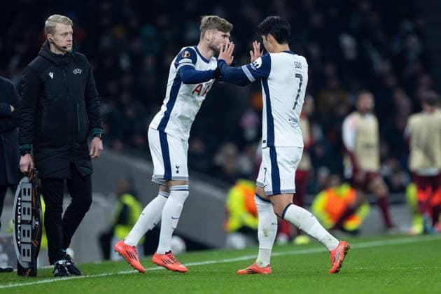 Son Heung-Min of Tottenham Hotspur is substituted for Timo Werner of Tottenham Hotspur Tottenham Hotspur v Roma, UEFA Europa League, Group Stage, Football, Tottenham Hotspur Stadium, London, UK - 28 Nov 2024 EDITORIAL USE ONLY No use with unauthorised audio, video, data, fixture lists, club league logos or live services. Online in-match use limited to 120 images, no video emulation. No use in betting, games or single club league player publications.  Copyright: xIanxTuttle Shutterstockx 14945067bg