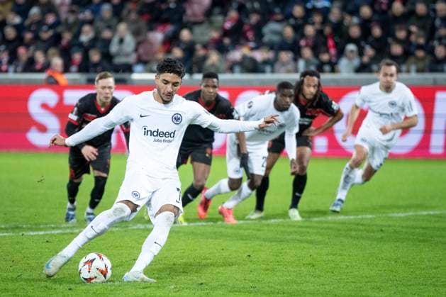 Frankfurts Omar Marmoush scores from a penalty during the UEFA Europa League match between FC Midtjylland and Eintracht Frankfurt at MCH Arena in Herning on Thursday, November 28, 2024 Photo Bo Amstrup Ritzau Scanpix , Herning Denmark Mors  Copyright: BoxAmrstrupx xRitzauxScanpix BoxAmstrupx spdk20241128-234105-L