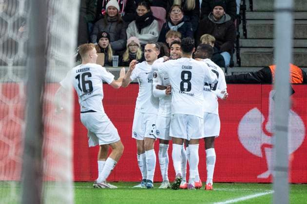 Frankfurt s players celebrate Omar Marmoush s penalty goal during the UEFA Europa League match between FC Midtjylland and Eintracht Frankfurt at MCH Arena in Herning on Thursday, November 28, 2024 Photo Bo Amstrup Ritzau Scanpix , Herning Denmark Mors  Copyright: BoxAmrstrupx xRitzauxScanpix BoxAmstrupx spdk20241128-233959-L