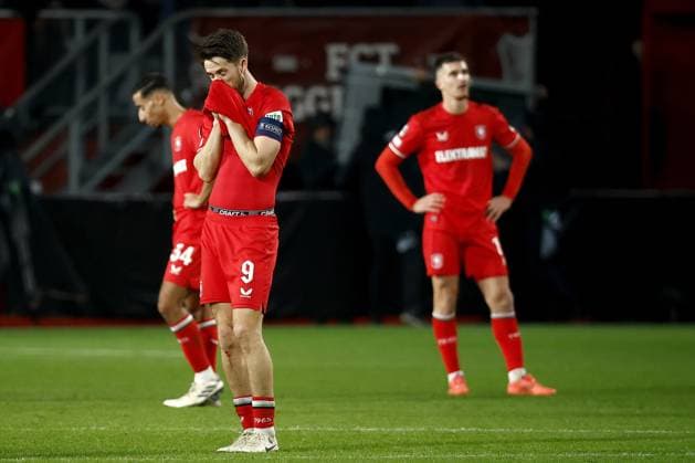 ENSCHEDE - Ricky van Wolfswinkel of FC Twente after the UEFA Europa League match between FC Twente and Royale Union Saint Gilloise at Stadion De Grolsch Veste on Nov. 28, 2024 in Enschede, Netherlands. ANP VINCENT JANNINK UEFA Europa League 2024 25 League Phase MD5 2024 25 xVIxANPxSportx xxANPxIVx 514473952 originalFilename: 514473952.jpg