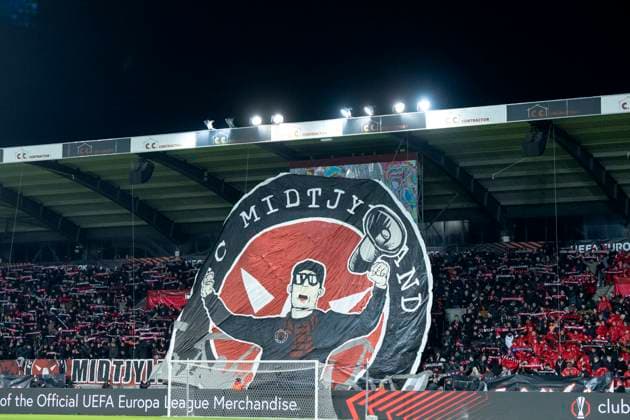 FC Midtjylland s fans warm up for the UEFA Europa League match between FC Midtjylland and Eintracht Frankfurt at MCH Arena in Herning on Thursday, November 28, 2024 Photo Bo Amstrup Ritzau Scanpix , Herning Denmark Mors  Copyright: BoxAmrstrupx xRitzauxScanpix BoxAmstrupx spdk20241129-000352-L