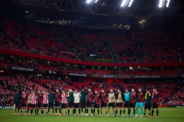 Athletic Club v IF Elfsborg - Europa League 2024 25 League Phase Players of Athletic Club reacts to the crowd after the Europa League match between Athletic Club and IF Elfsborg at San Mames on November 28, 2024, in Bilbao, Spain. Bilbao San Mames Basque Country Spain RL_ATHvIFE_000150 Copyright: xRicardoxLarreinax