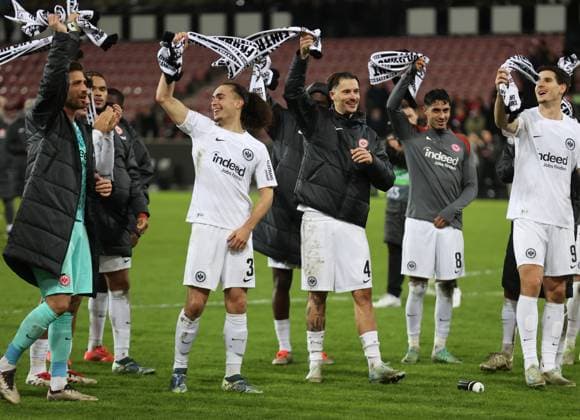 28 11 2024, Football UEFA Europa League, FC Midtjylland Eintracht Frankfurt, emonline, emspor, v l , Arthur Theate Eintracht Frankfurt , Robin Koch Eintracht Frankfurt celebrate with the fans DFL DFB REGULATIONS PROHIBIT ANY USE OF PHOTOGRAPHS AS IMAGE SEQUENCES AND OR QUASI VIDEO xdcx Copyright: HMBxMedia Claus