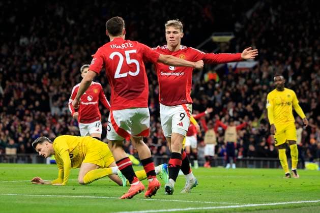 Manchester United, ManU v Bodo Glimt Europa League 28 11 2024. Matchday 5 of 8 GOAL Rasmus Hojlund (9) of Manchester United celebrates scoring to make it 3-2 during the Europa League match between Manchester United and Bodo Glimt at Old Trafford, Manchester, England on 28 November 2024. Manchester Old Trafford Greater Manchester England Editorial use only , Copyright: xConorxMolloyx PSI-20898-0067