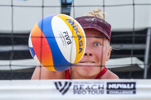 Sport Bilder des Tages (241129) -- LAGUNA PROVINCE, Nov. 29, 2024 -- Ieva Vasiliauskaite of Lithuania returns the ball during the women s pool F match between Lithuania and the Philippines at the 2024 Volleyball World Beach Pro Tour Challenge in Laguna Province, the Philippines on Nov. 29, 2024. ) (SP)PHILIPPINES-LAGUNA PROVINCE-VOLLEYBALL WORLD BEACH PRO TOUR CHALLENGE ROUELLExUMALI 