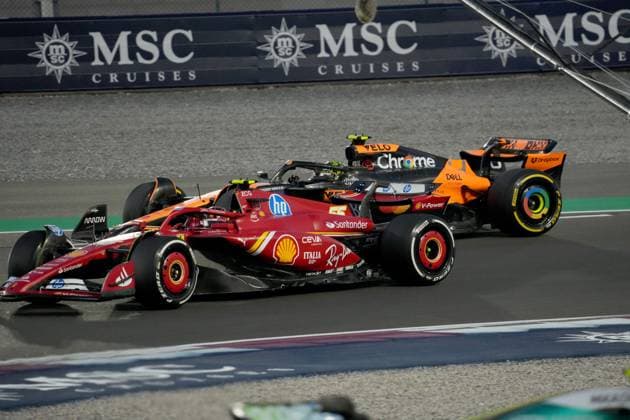 Formula 1 Qatar Airways Qatar Grand Prix 2024 29 11 2024, Losail International Circuit, Doha, Formula 1 Qatar Airways Qatar Grand Prix 2024 ,in the picture Carlos Sainz Jr ESP , Scuderia Ferrari HP, Lando Norris GBR , McLaren F1 Team nordphotoxGmbHx xBratic nph00250