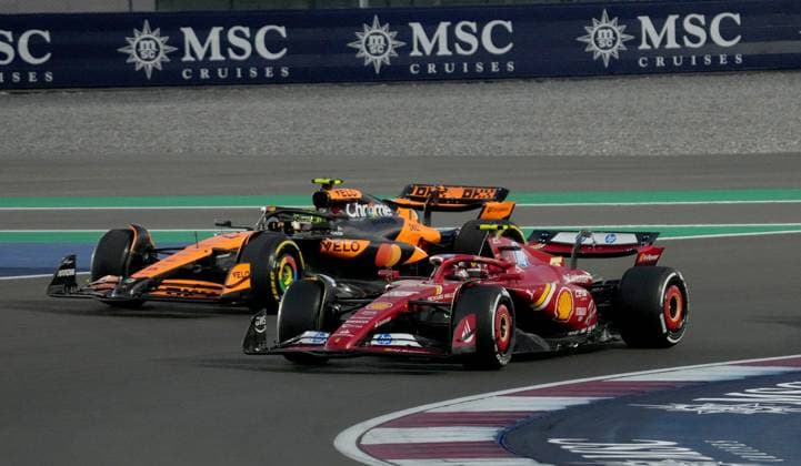 Formula 1 Qatar Airways Qatar Grand Prix 2024 29 11 2024, Losail International Circuit, Doha, Formula 1 Qatar Airways Qatar Grand Prix 2024 ,in the picture Carlos Sainz Jr ESP , Scuderia Ferrari HP, Lando Norris GBR , McLaren F1 Team nordphotoxGmbHx xBratic nph00250