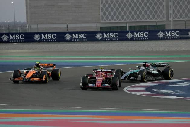Formula 1 Qatar Airways Qatar Grand Prix 2024 29 11 2024, Losail International Circuit, Doha, Formula 1 Qatar Airways Qatar Grand Prix 2024 ,in the picture Carlos Sainz Jr ESP , Scuderia Ferrari HP, Lando Norris GBR , McLaren F1 Team, George Russell GBR , Mercedes AMG Petronas Formula One Team nordphotoxGmbHx xBratic nph00250