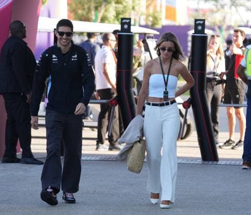29 11 2024, Losail International Circuit, Doha, Formula 1 Qatar Airways Qatar Grand Prix 2024 ,in the picture Esteban Ocon FRA , Alpine F1 Team with girlfriend Flavy Barla Photo by Hasan Bratic DeFodi Images Defodi 506 20241129 hbr 1679