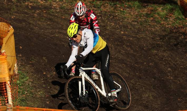 Cyclo-cross World Masters Championships in Hamburg Klaus Peter Thaler Harvestehuder RV defends his title from the previous year in the M75 79 age group in Hamburgs Volkspark