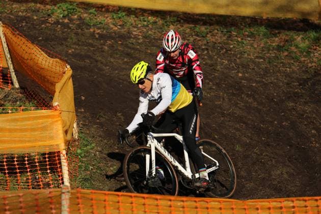 Cyclo-cross World Masters Championships in Hamburg Klaus Peter Thaler Harvestehuder RV defends his title from the previous year in the M75 79 age group in Hamburgs Volkspark